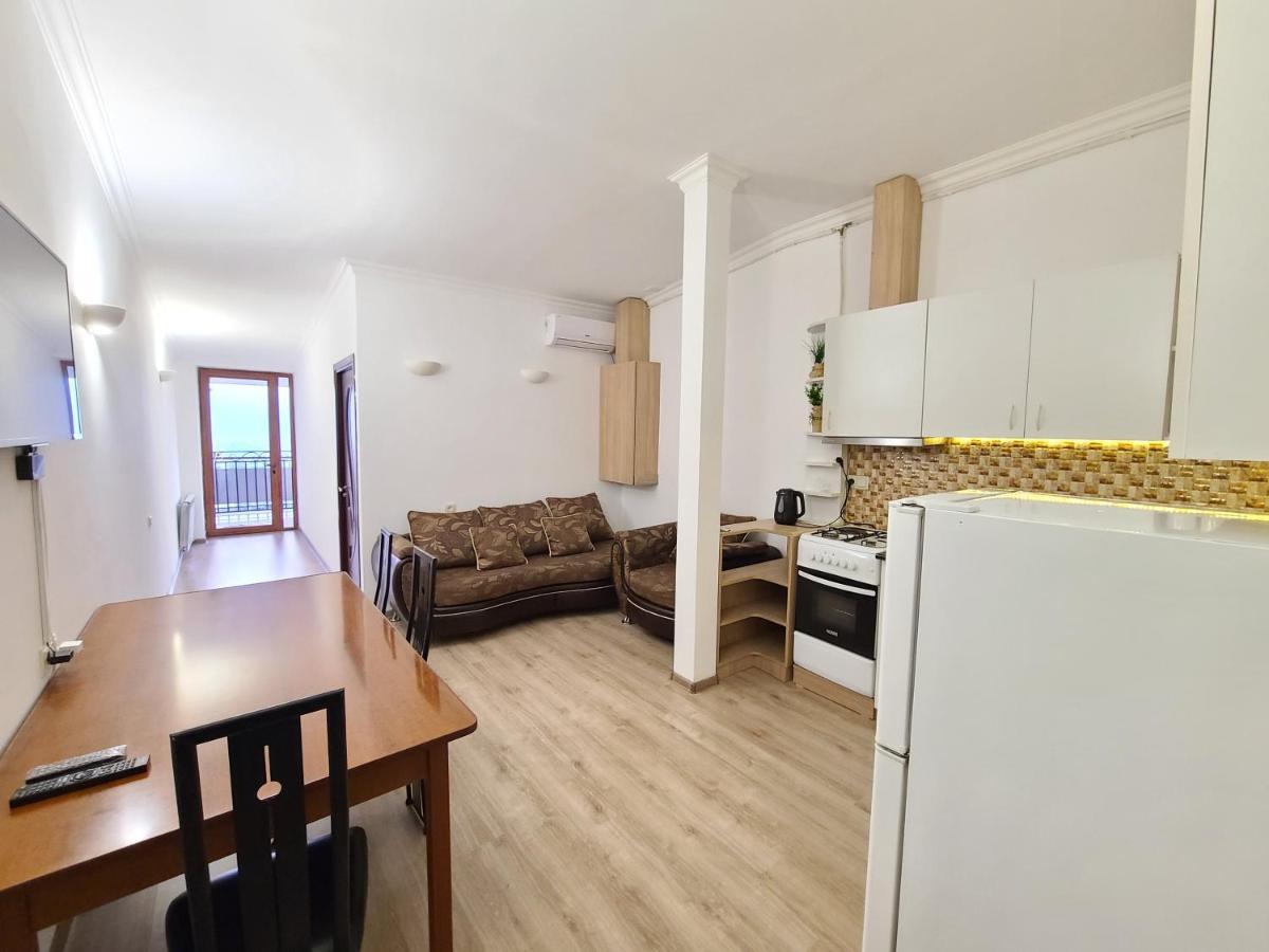 Flat With Balcony On Cascade Apartman Jereván Kültér fotó