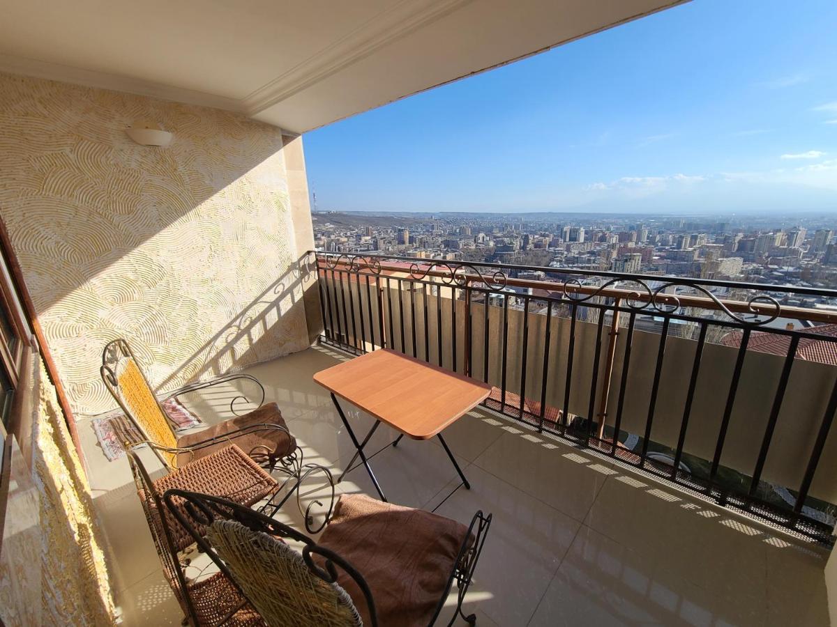 Flat With Balcony On Cascade Apartman Jereván Kültér fotó