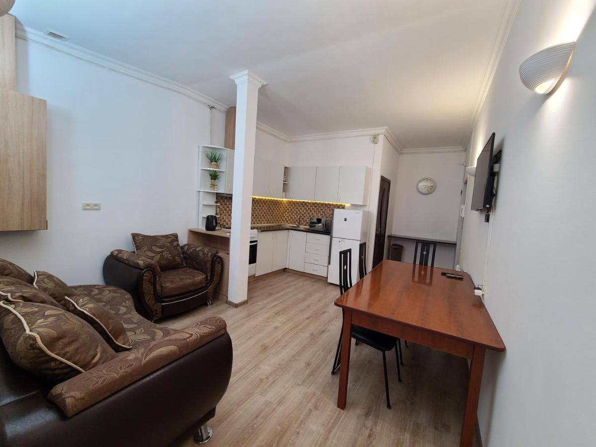 Flat With Balcony On Cascade Apartman Jereván Kültér fotó